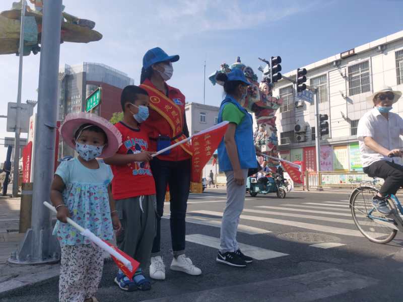 <strong>男生把自己的阴茎插进女生尿口里的软件下载</strong>